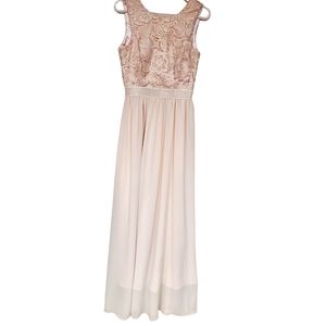 LUCY & CO.  NWT FORMAL CREAM LACY EVENING GOWN SZ S